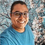 Profesor de ciencias sociales imparte clases particulares a niños, niñas y adolescentes de todas las edades